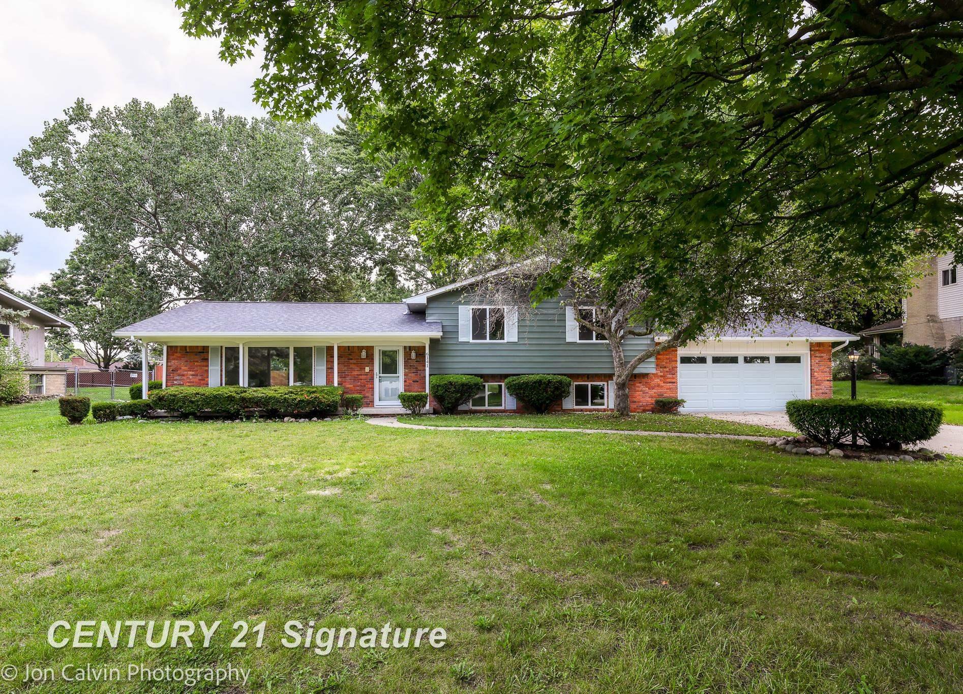 Property Photo:  6141 Wedgewood Drive  MI 48439 