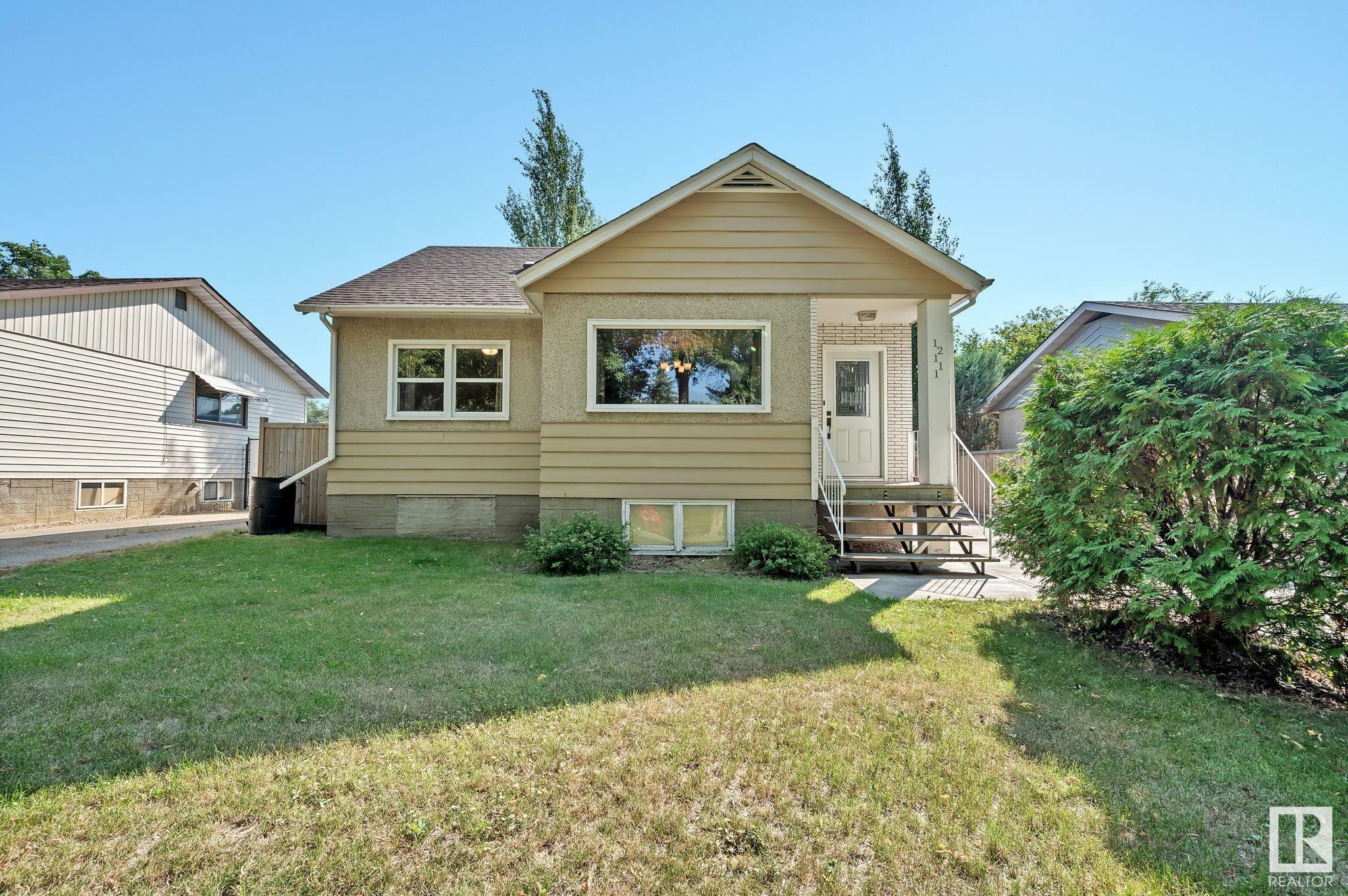 12111 39 Street NW  Edmonton AB T5W 2J9 photo