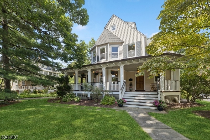 Property Photo:  197 Inwood Ave  NJ 07043 