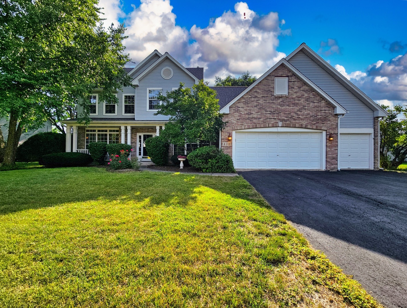 Property Photo: 430 Stonewater Lane IL 60543