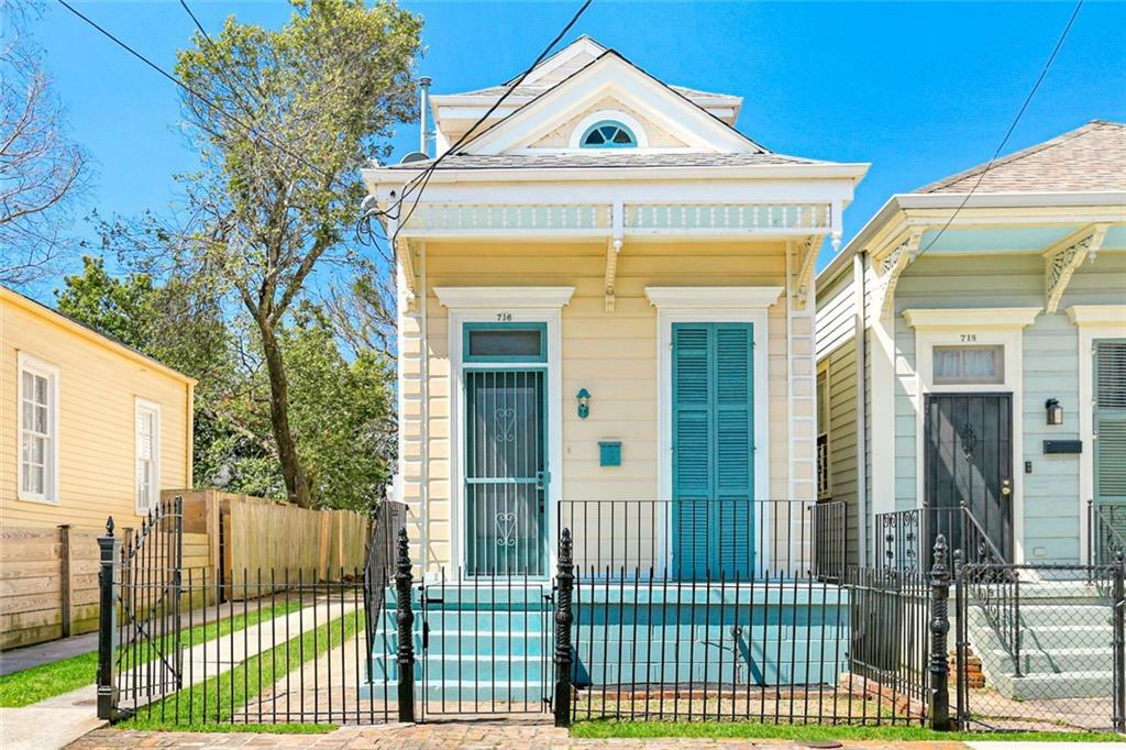 Property Photo:  716 Dufossat Street  LA 70115 