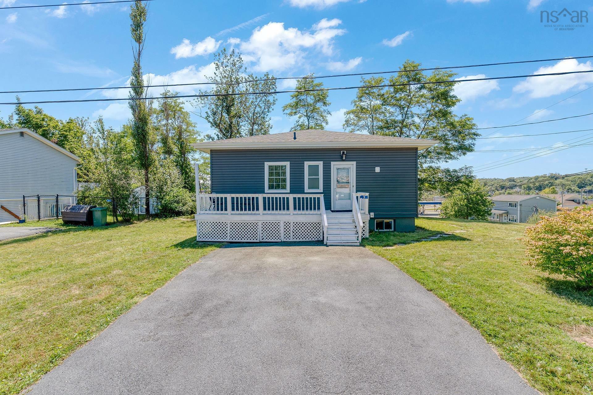 Property Photo: 3 Hillside Court NS B4E 1B2