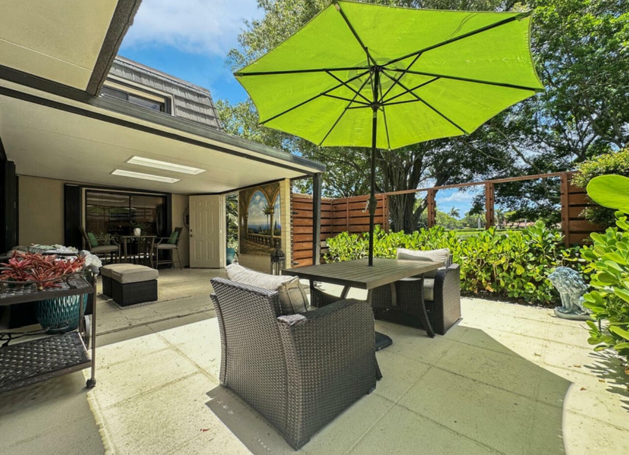 Property Photo: 1118 11th Ter Terrace FL 33418