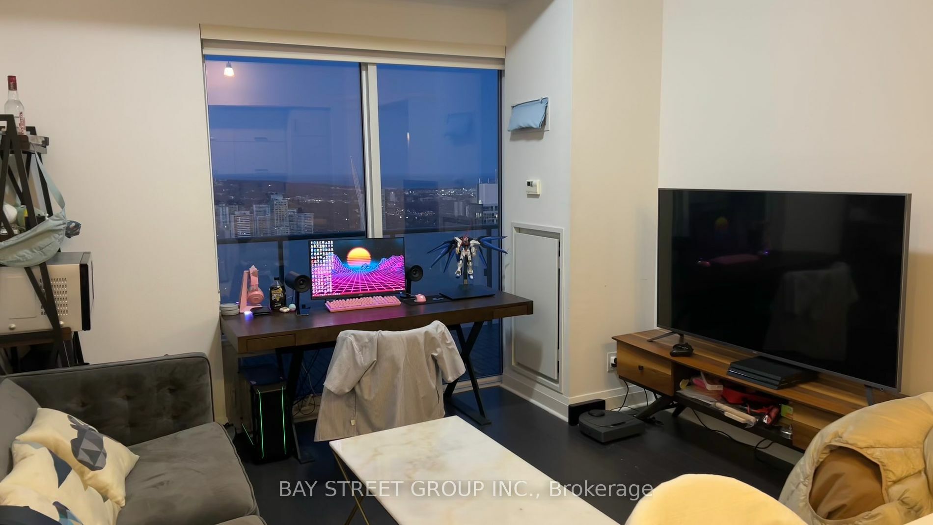 Property Photo:  1080 Bay St 5009  ON M5S 0A5 