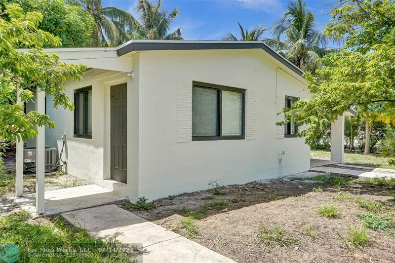 Property Photo:  891 NW 33rd Ter  FL 33311 