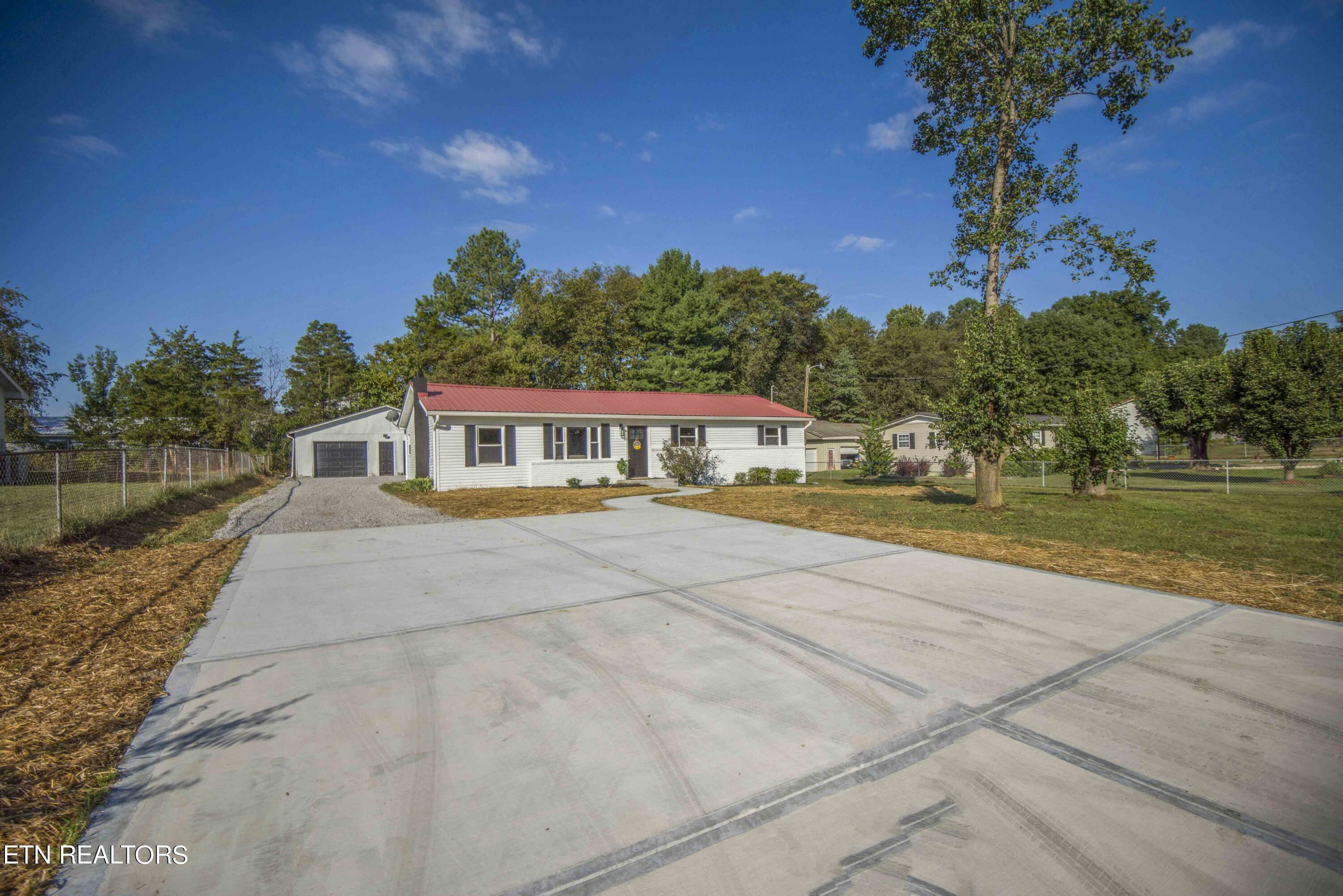 Property Photo:  814 Lafollette Drive  TN 37801 