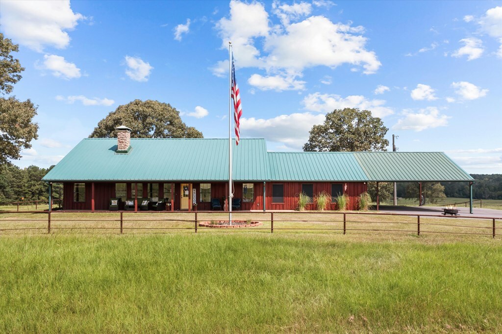 Property Photo:  2221 State Highway 147 S  TX 75980 