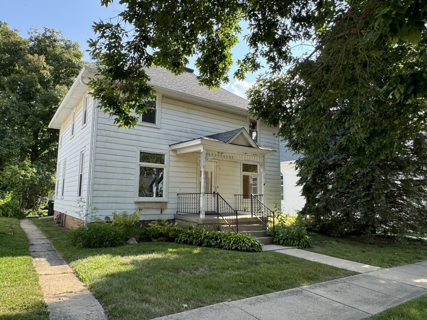 Property Photo:  121 Terwilliger Street  IL 60140 