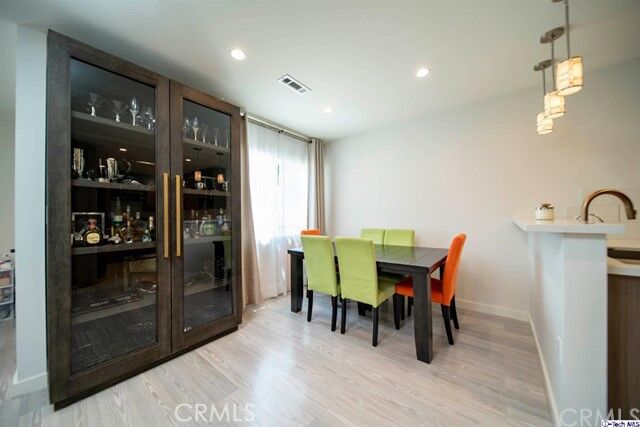 Property Photo:  8135 Noble Avenue  CA 91402 
