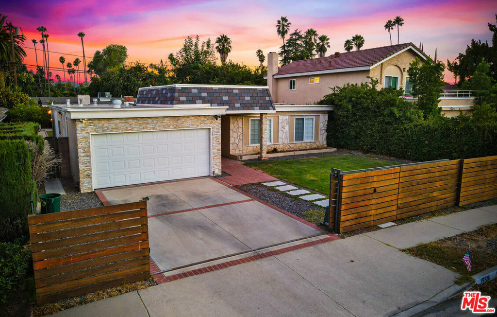 Property Photo:  19828 Haynes Street  CA 91367 