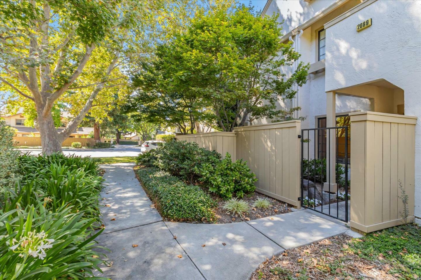 Property Photo:  2088 Foxhall Loop  CA 95125 