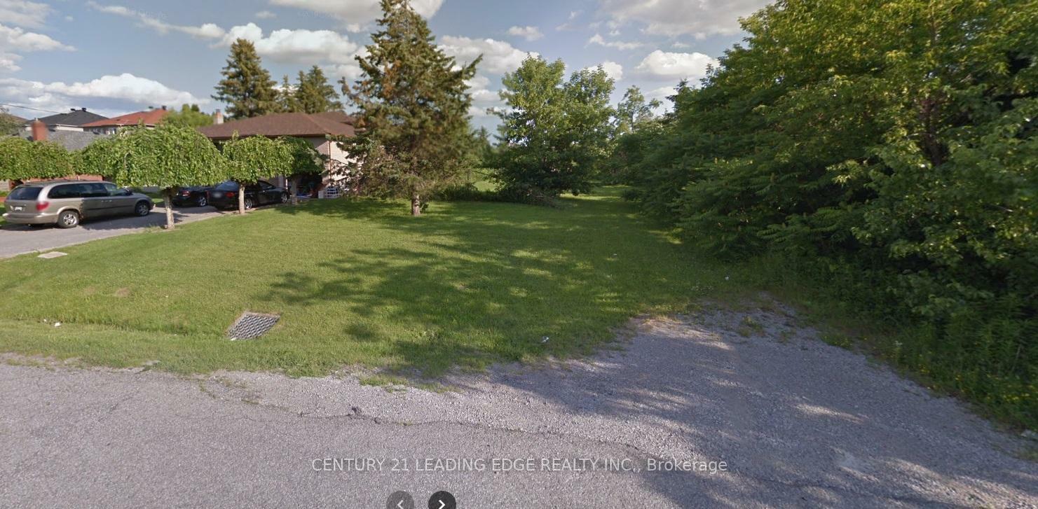 Property Photo: 267 Old Sixteenth Avenue ON L4B 3N1