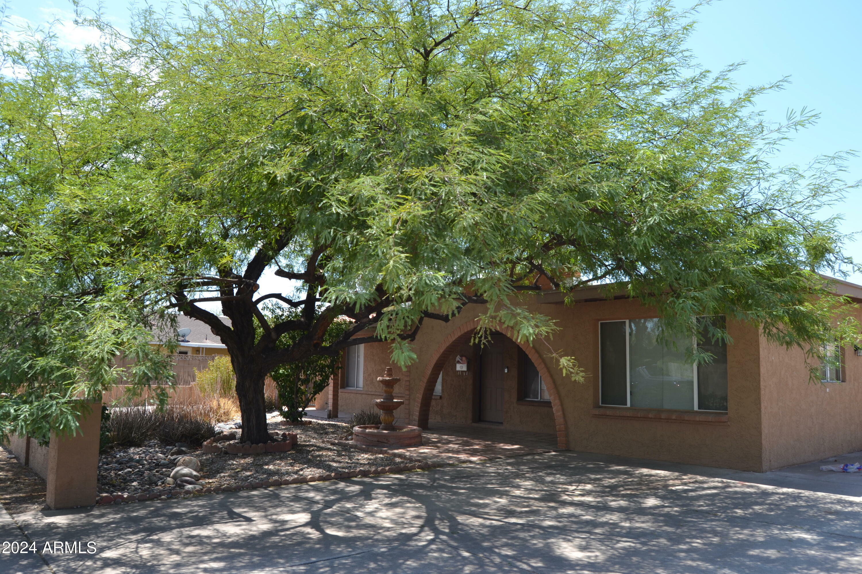 Property Photo:  2922 S Juniper Street  AZ 85282 