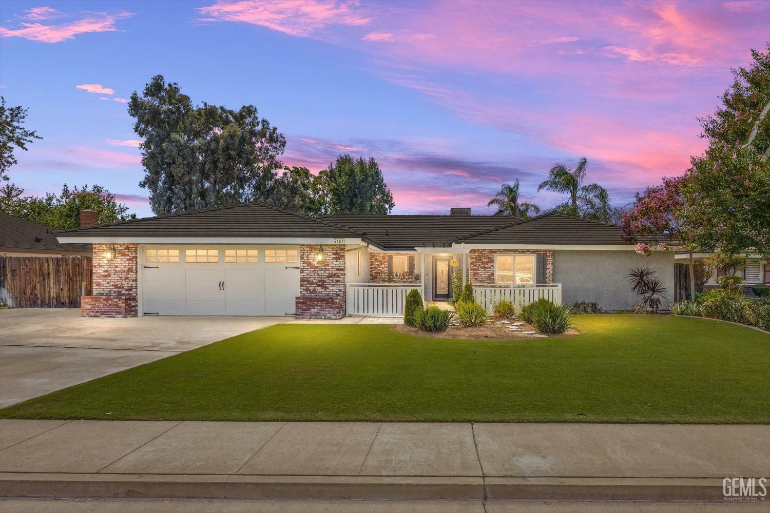 Property Photo:  2107 Deerfield Street  CA 93314 