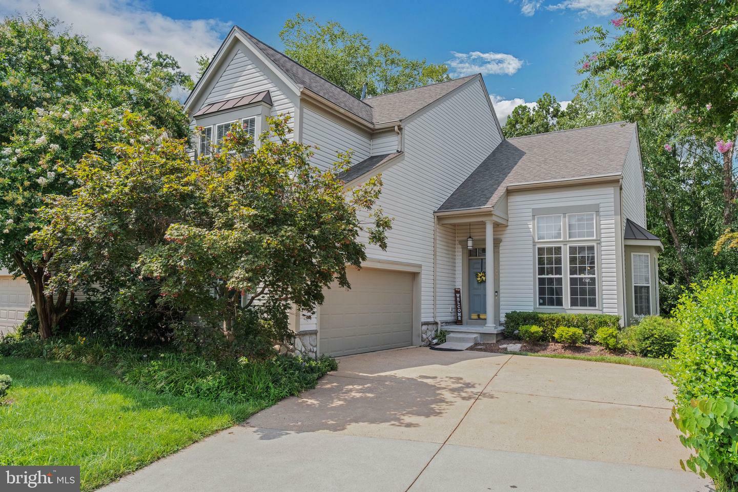 Property Photo: 12504 Fox View Way VA 20191