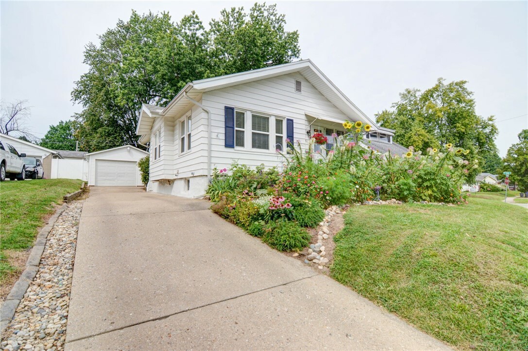 Property Photo:  307 S 20th Street  IL 62521 