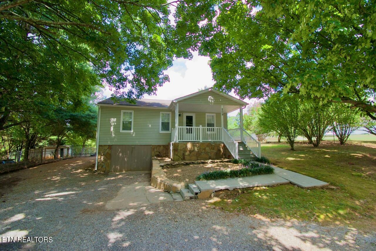 Property Photo:  209 N Cloverhill Ridge Rd  TN 37801 