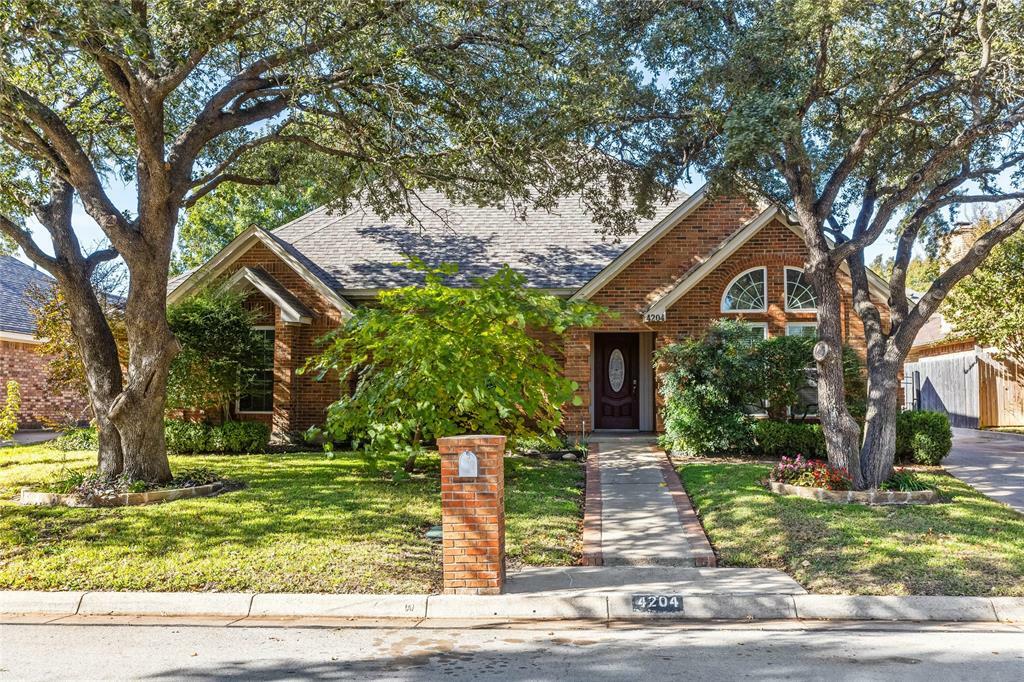 Property Photo:  4204 Oak Springs Drive  TX 76016 