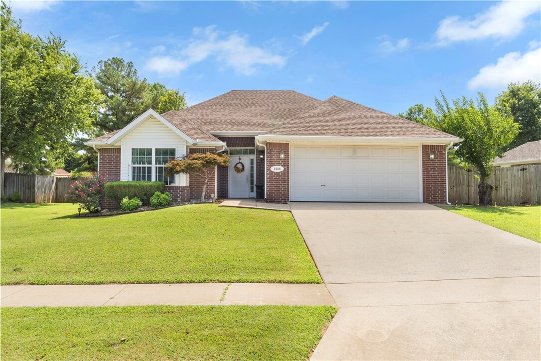 Property Photo: 1586 N Shetland Drive AR 72704