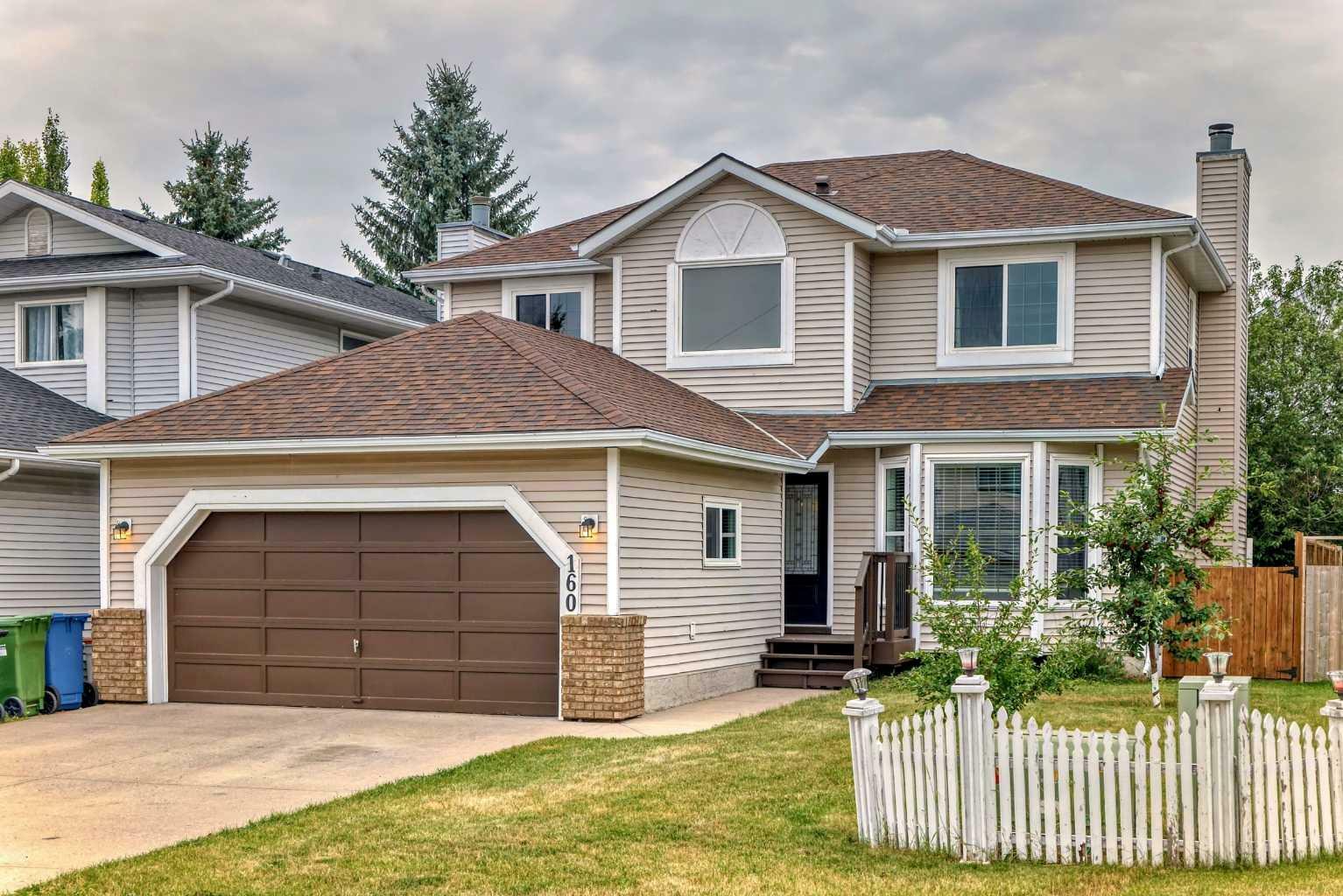 Property Photo:  160 Sandringham Close NW  AB T3K 3W9 