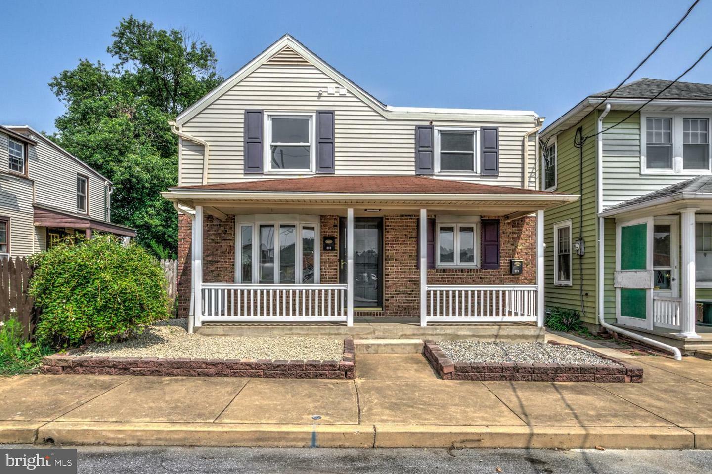 Property Photo:  323 S Cherry Street  PA 17545 