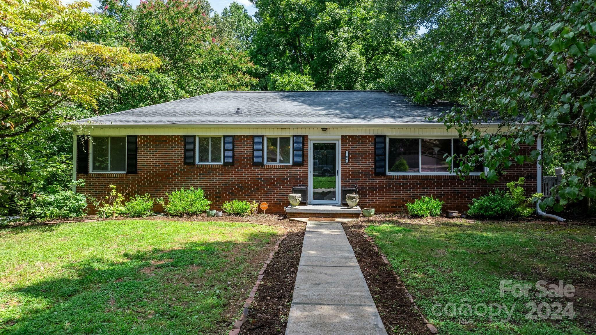 Property Photo:  104 30th Avenue NW  NC 28601 