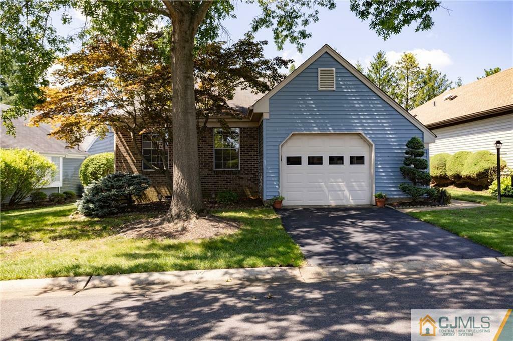 Property Photo:  3 Patrick Henry Court  NJ 08831 