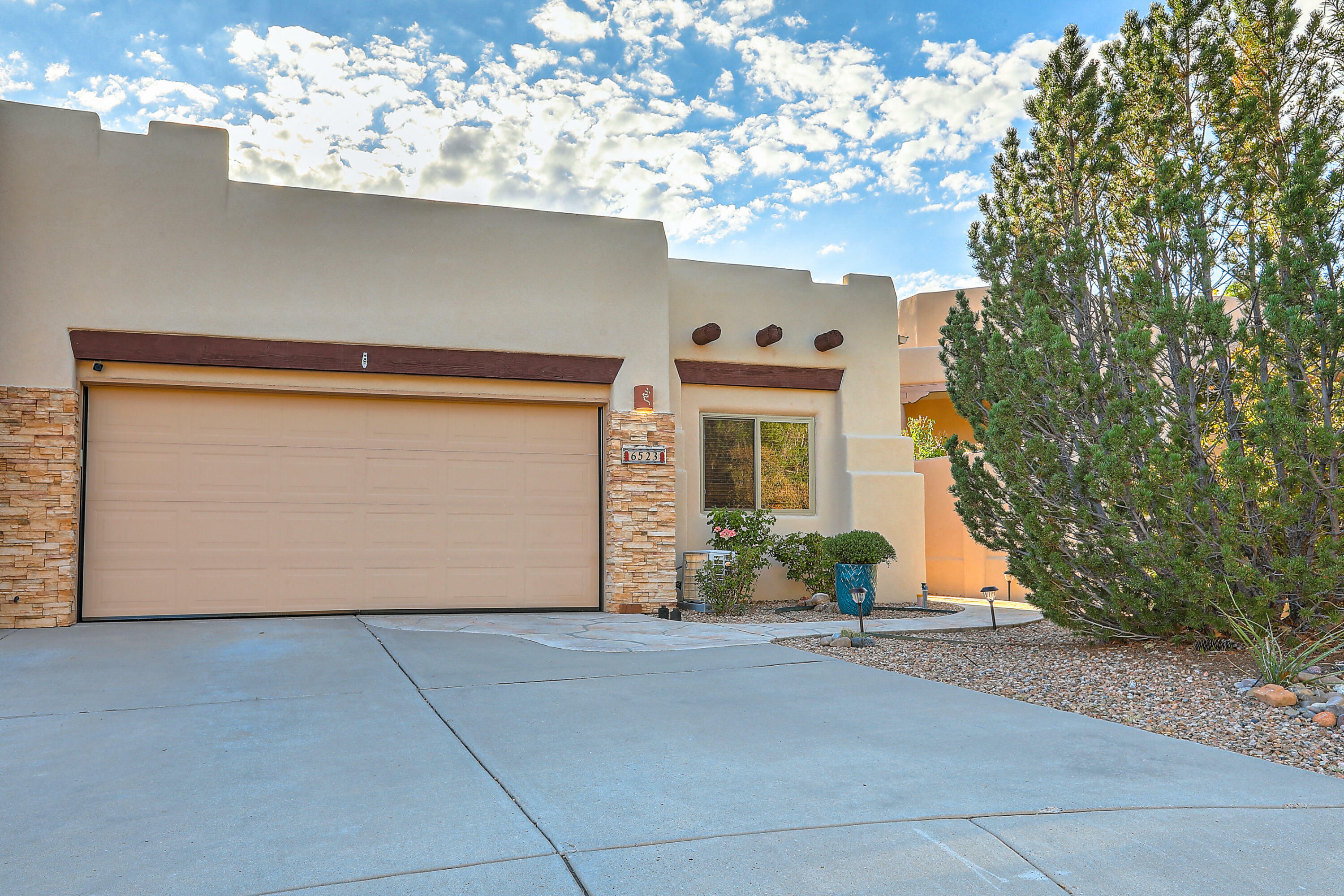 Property Photo:  6523 Kaas Trail Court NE  NM 87111 