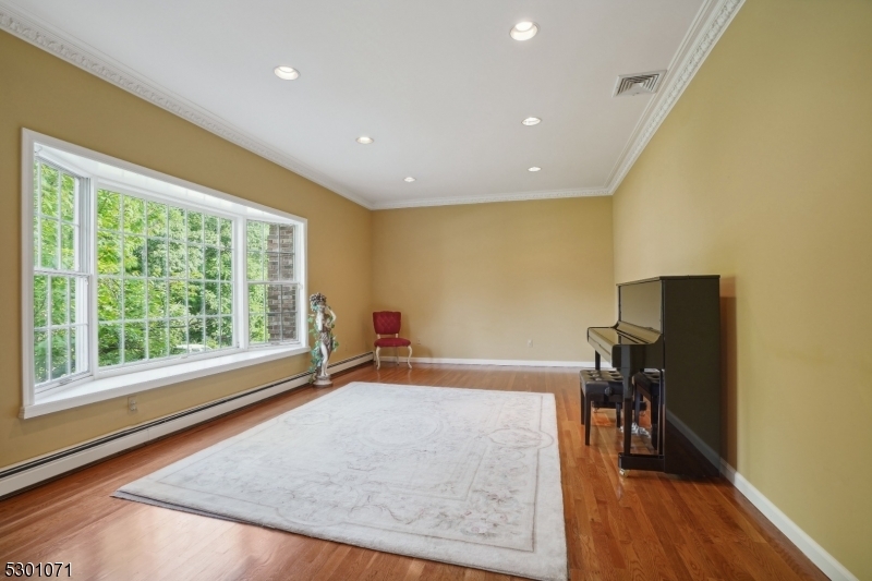 Property Photo:  7 Beekman Hill Rd  NJ 07006 