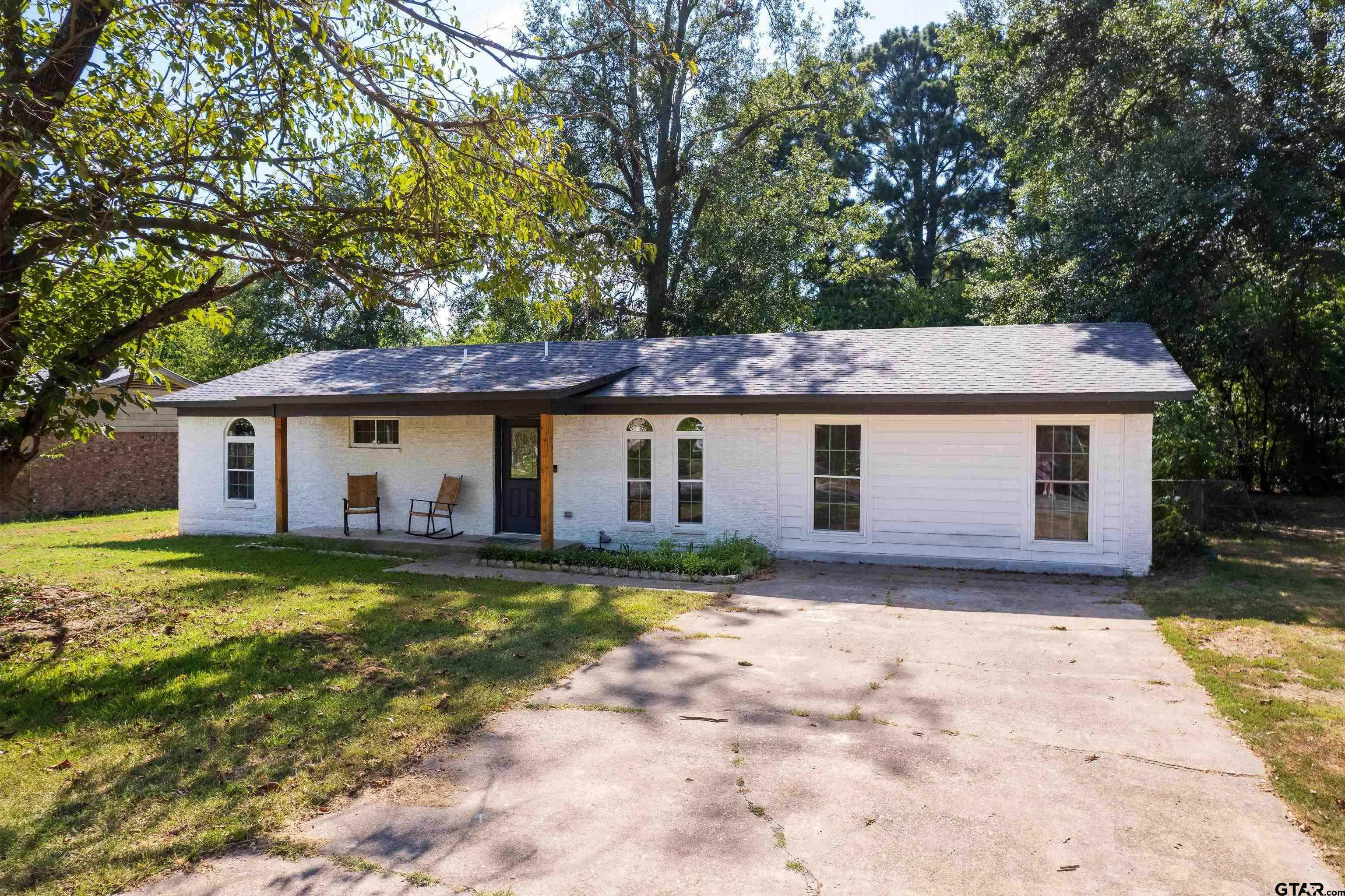 Property Photo:  1129 McGrede Drive  TX 75482 