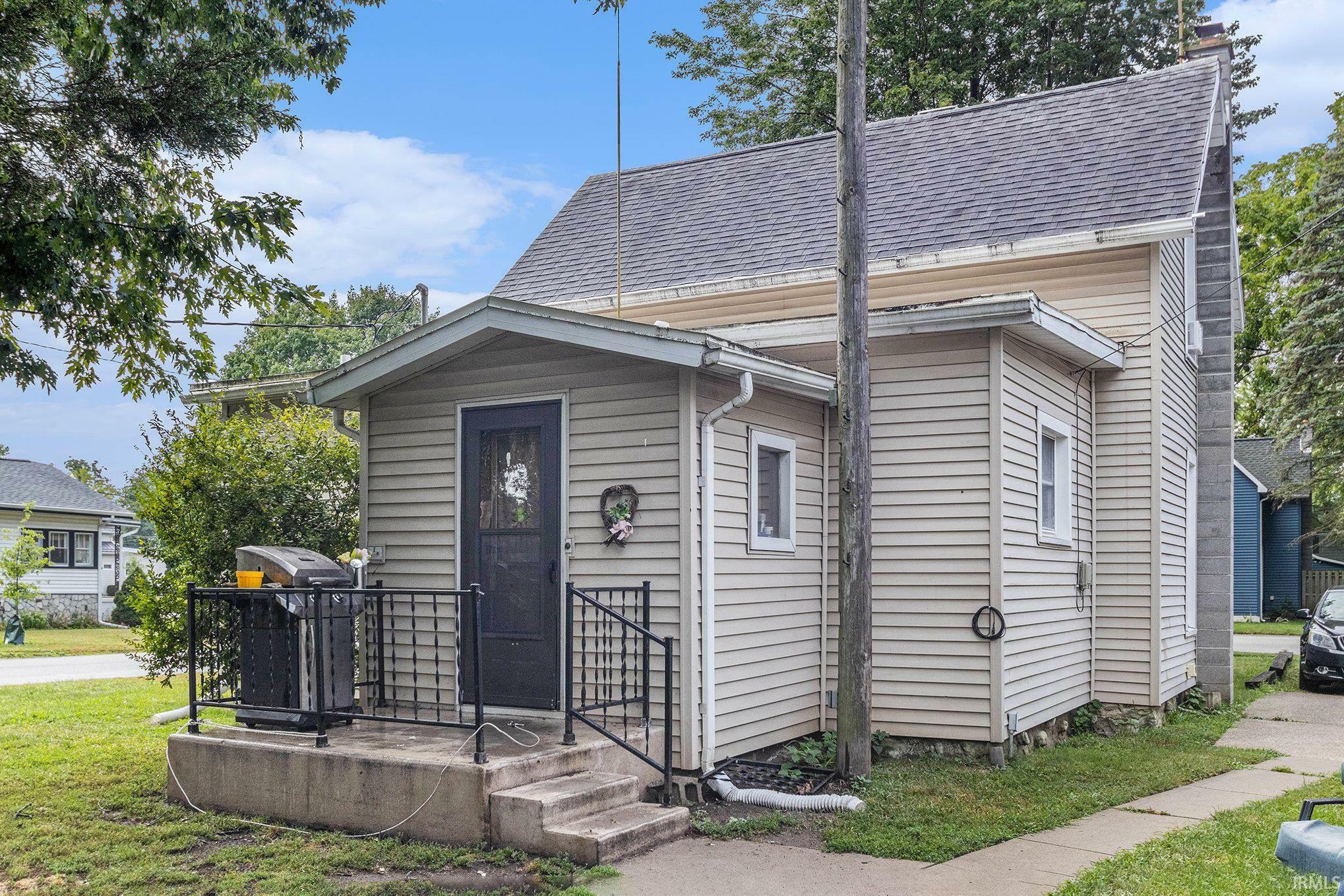 Property Photo:  1401 West Avenue  IN 46526 