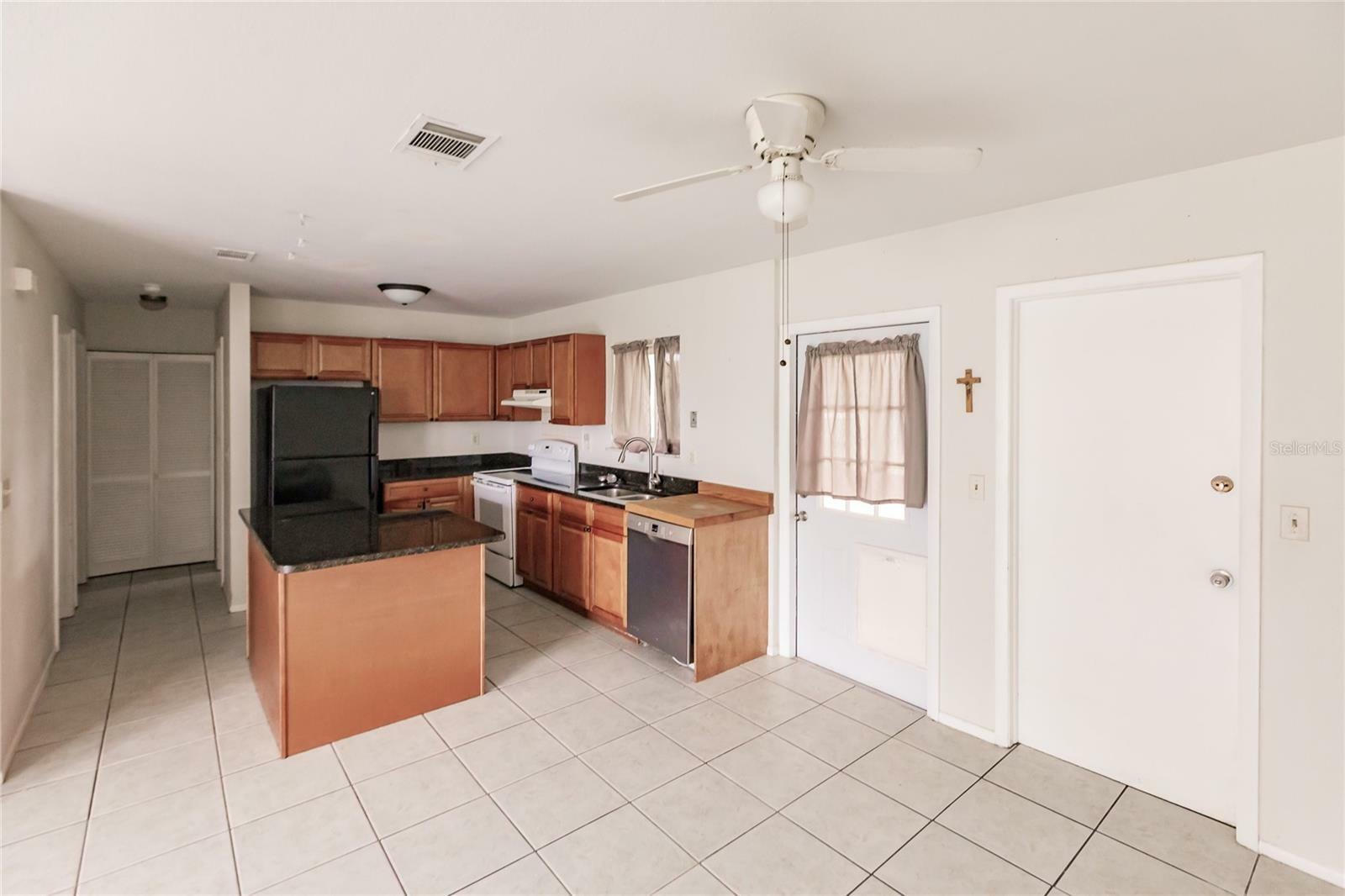 Property Photo:  600 Beeche Terrace NW  FL 33948 