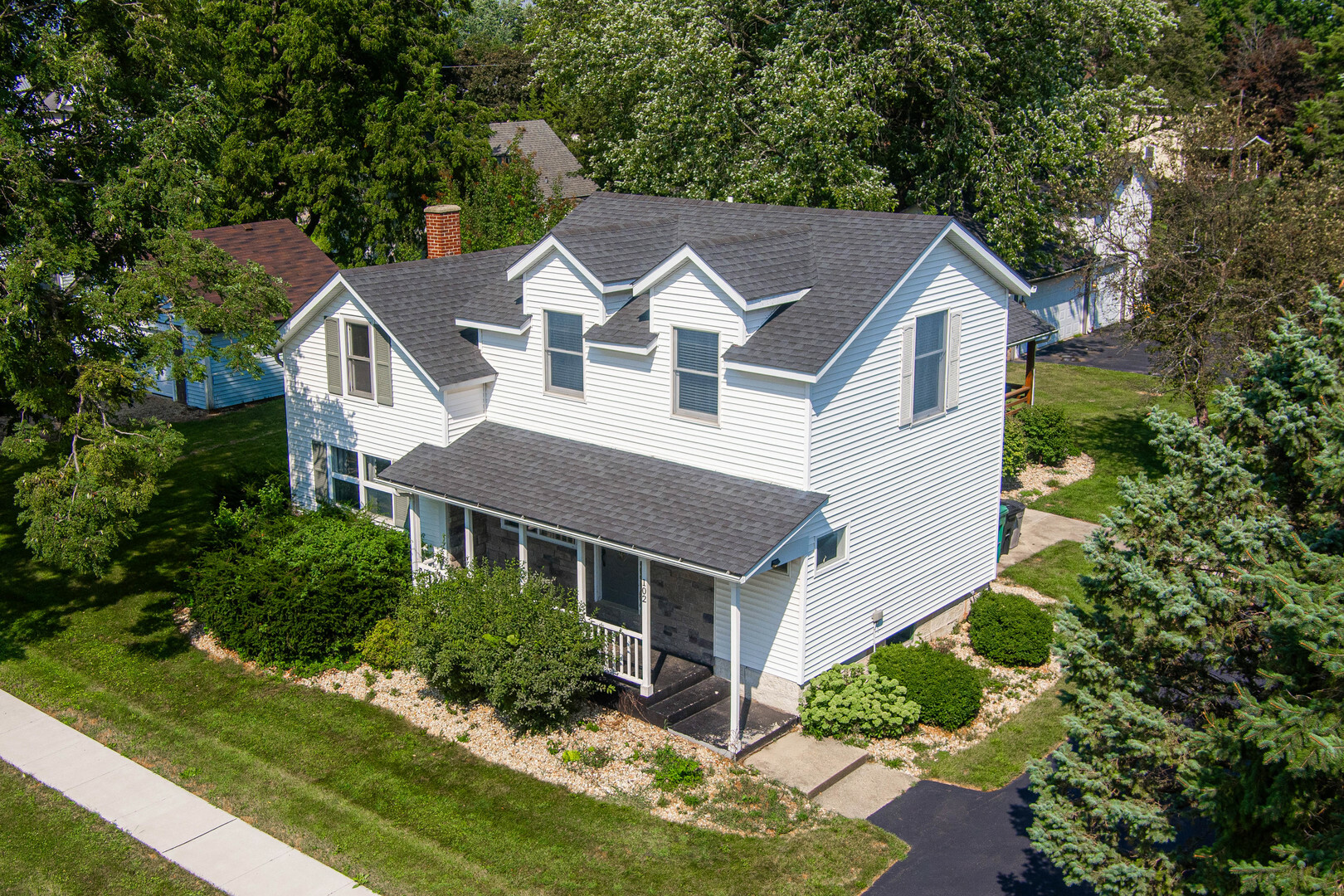 Property Photo:  102 N Jefferson Avenue  IL 60511 