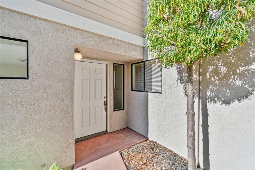 Property Photo:  286 Via La Paz  CA 93401 