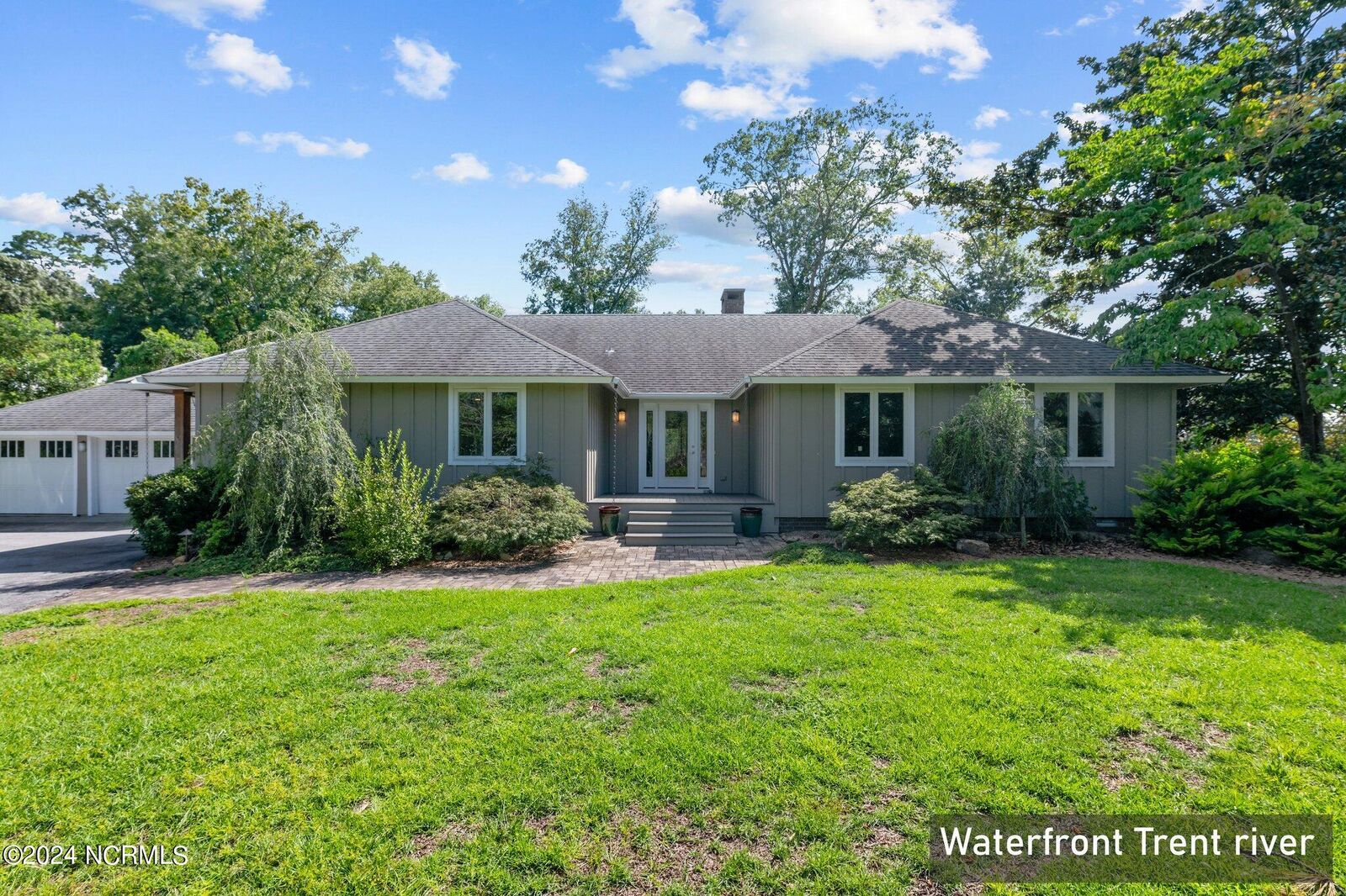 Property Photo: 4713 Trent River Drive B NC 28562