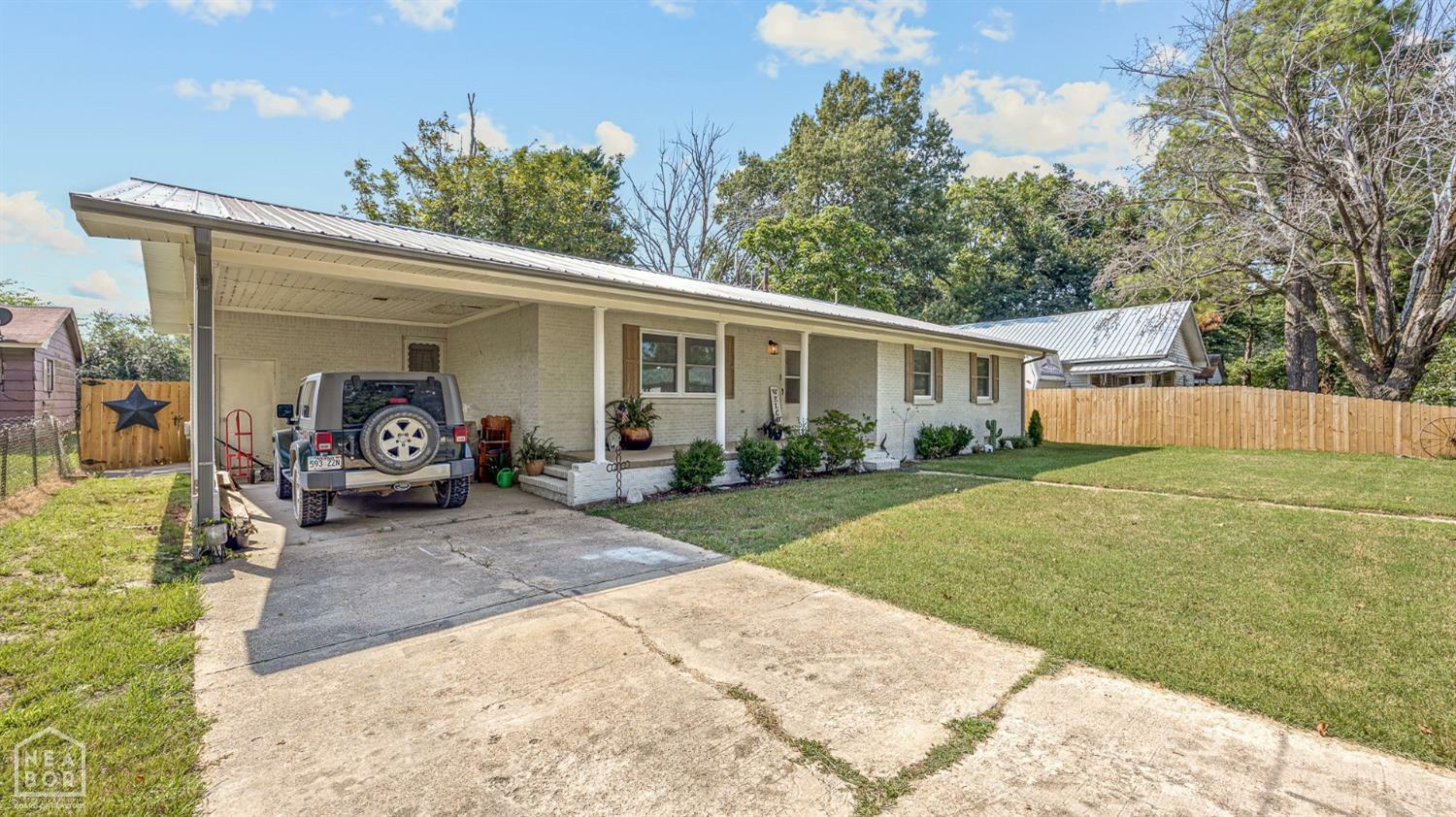 Property Photo:  1011 S Lange Street  AR 72438 