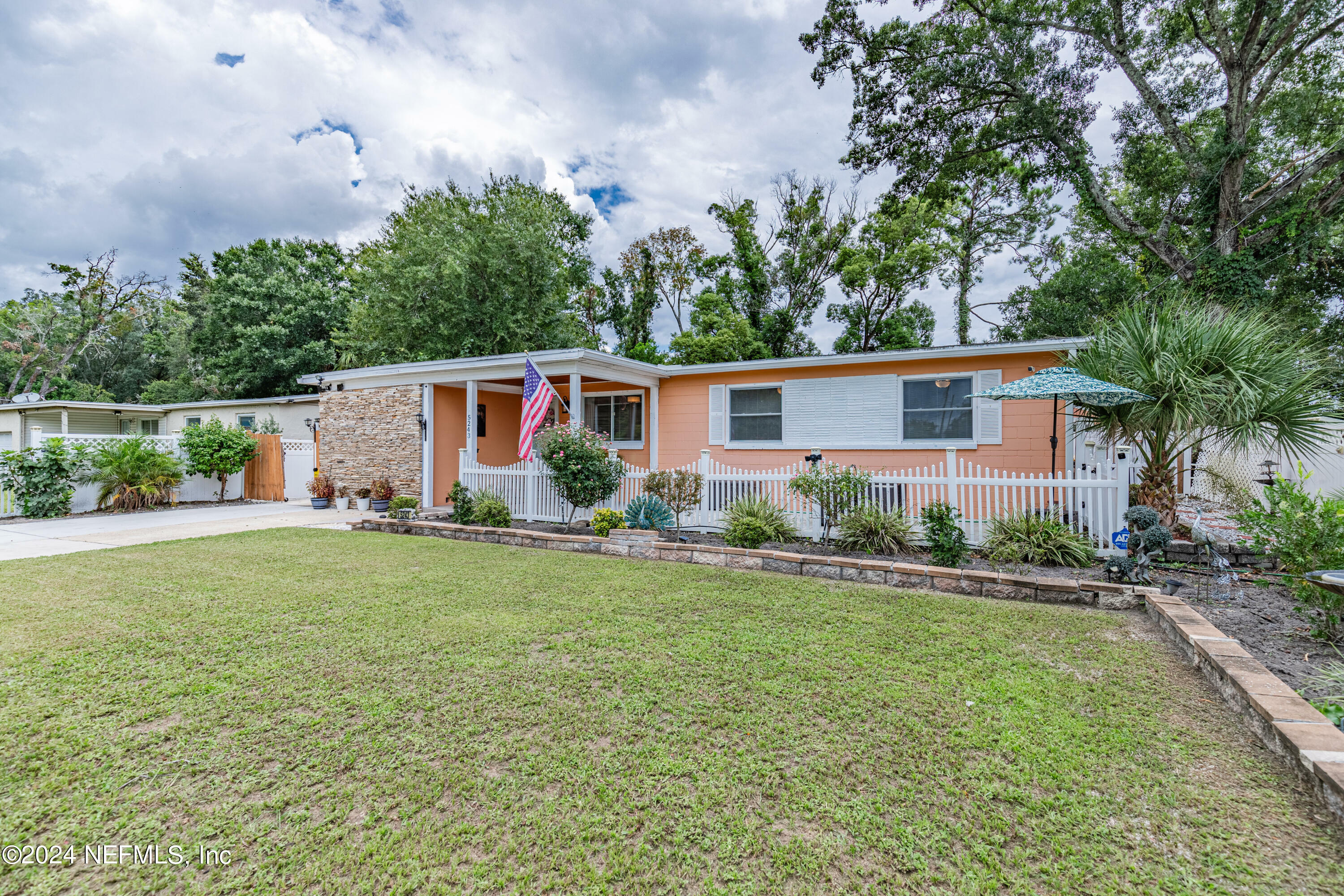 Property Photo:  5243 Dugdale Road  FL 32210 