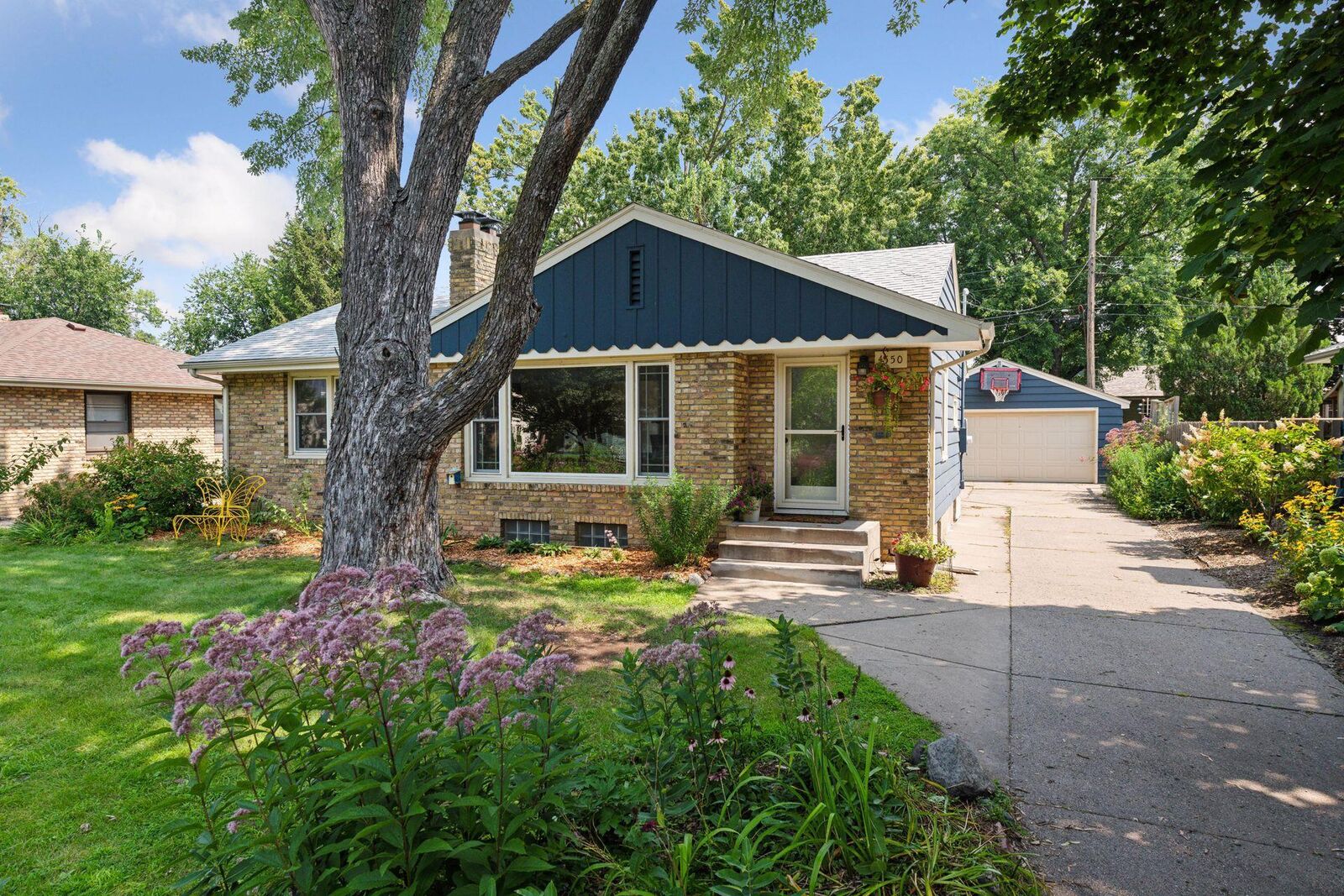 Property Photo: 4550 Grimes Avenue N MN 55422