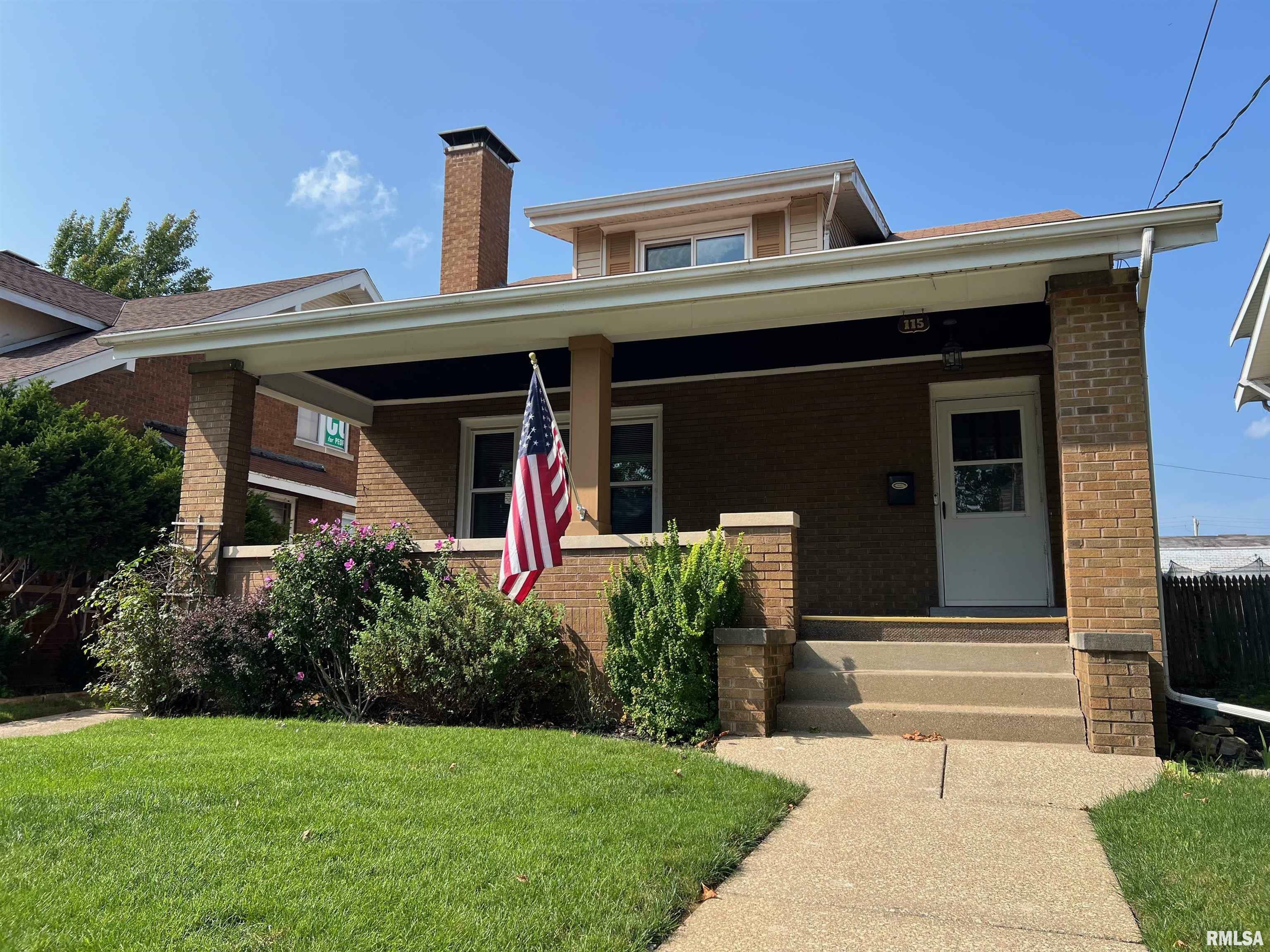 Property Photo:  115 W Beverly Court  IL 61604 