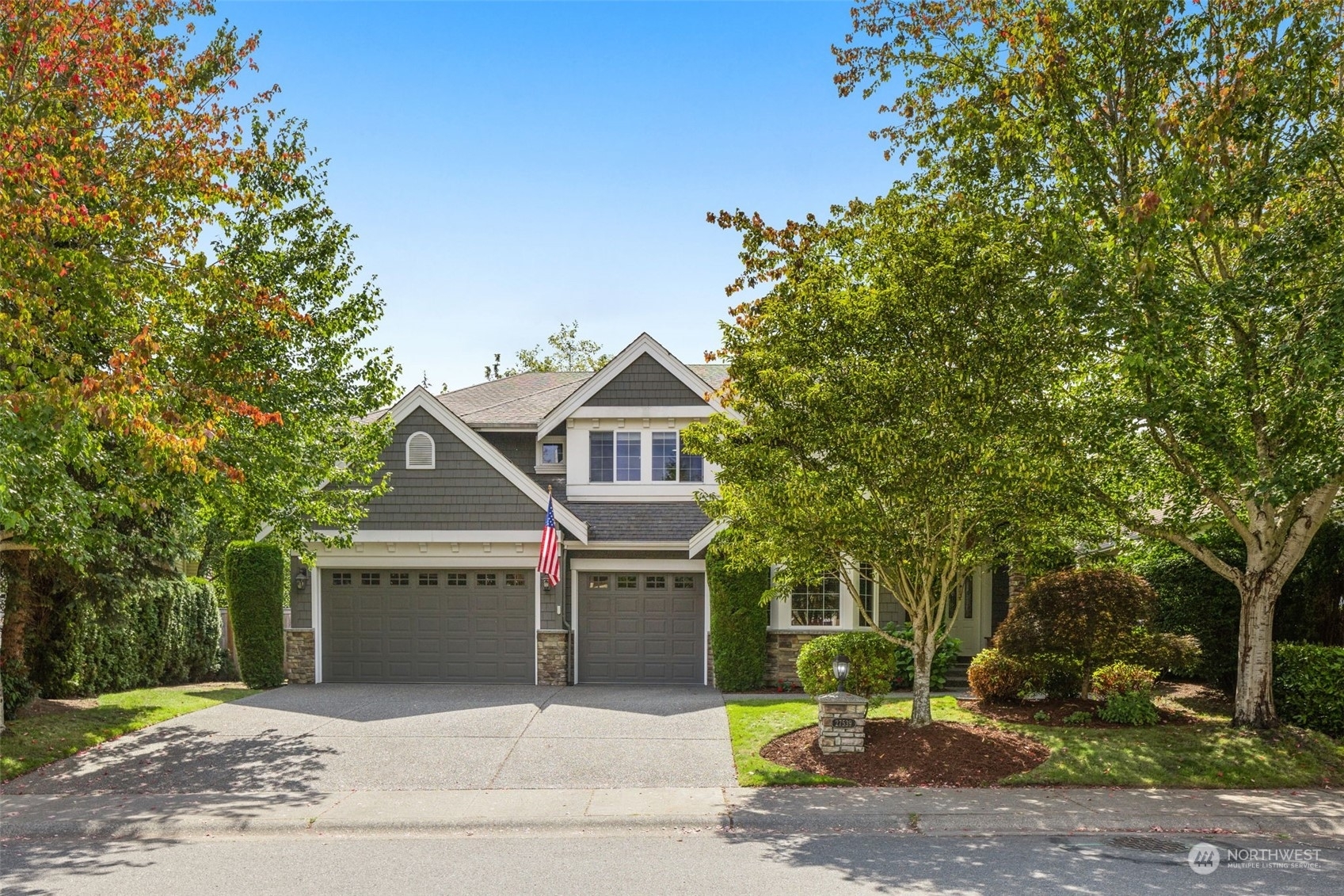 Property Photo:  27539 SE 30th Street  WA 98075 