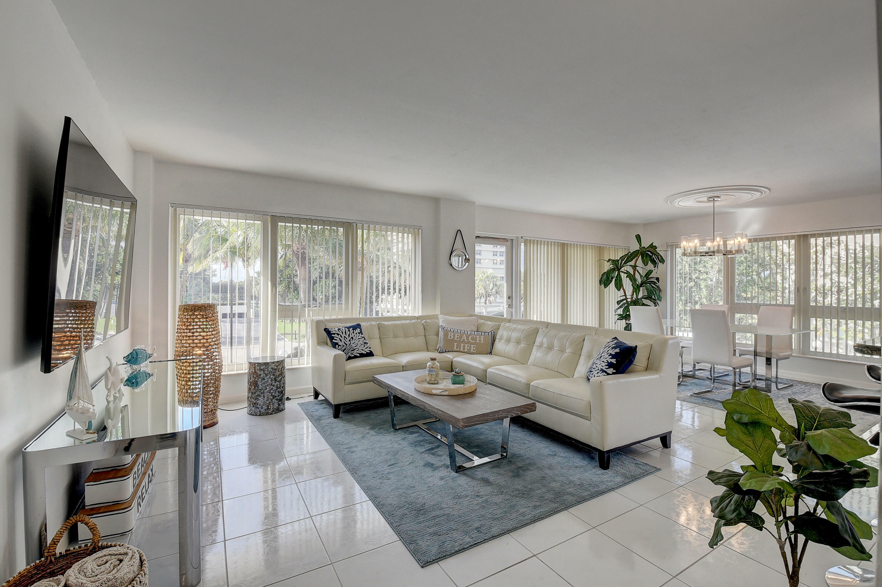 Property Photo:  2066 N Ocean Boulevard 2nw  FL 33431 