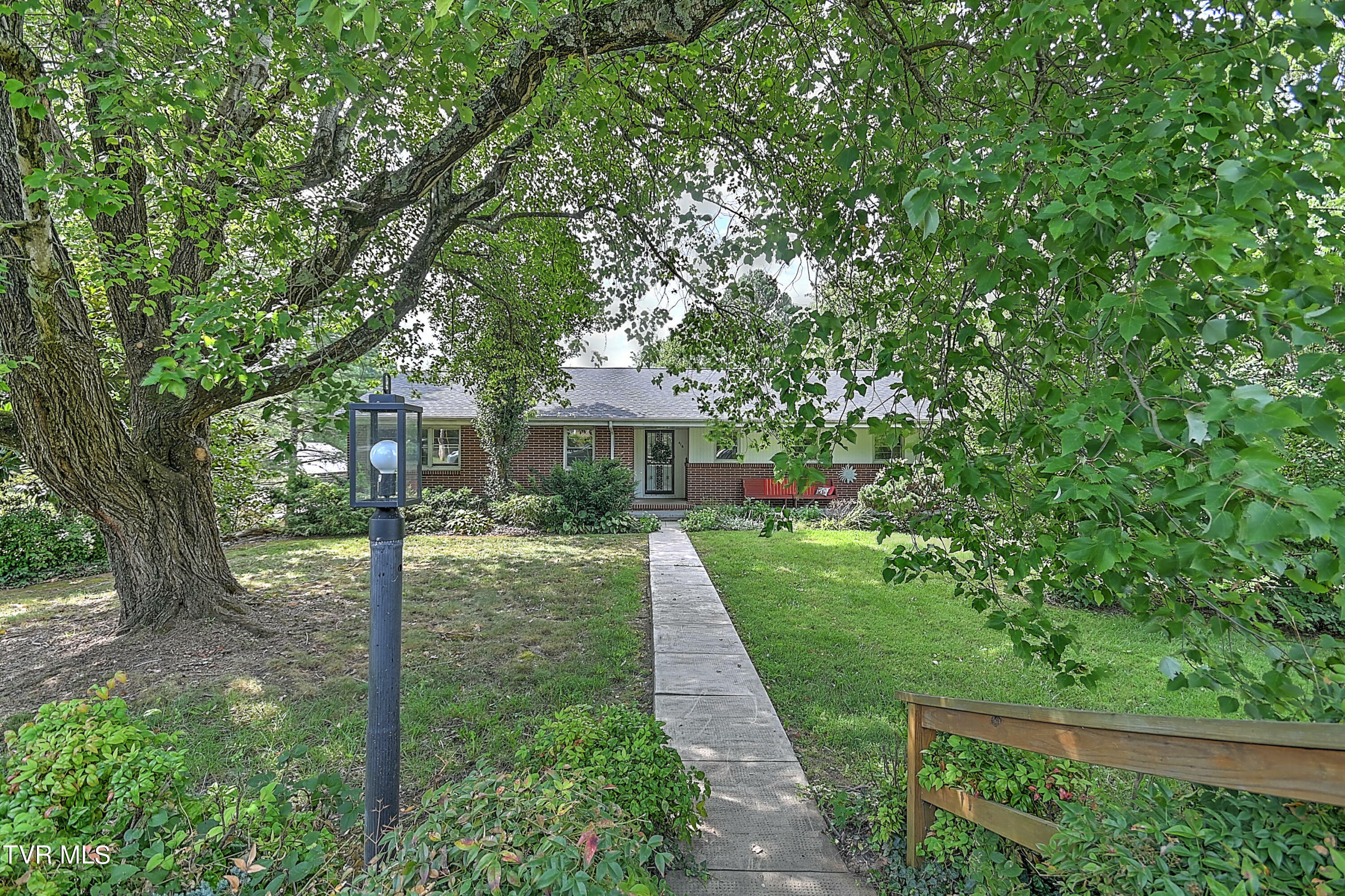 Property Photo:  416 East Main Street  TN 37659 