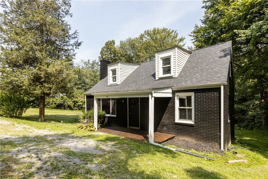 Property Photo:  146 Ridgewood Rd  PA 15108 