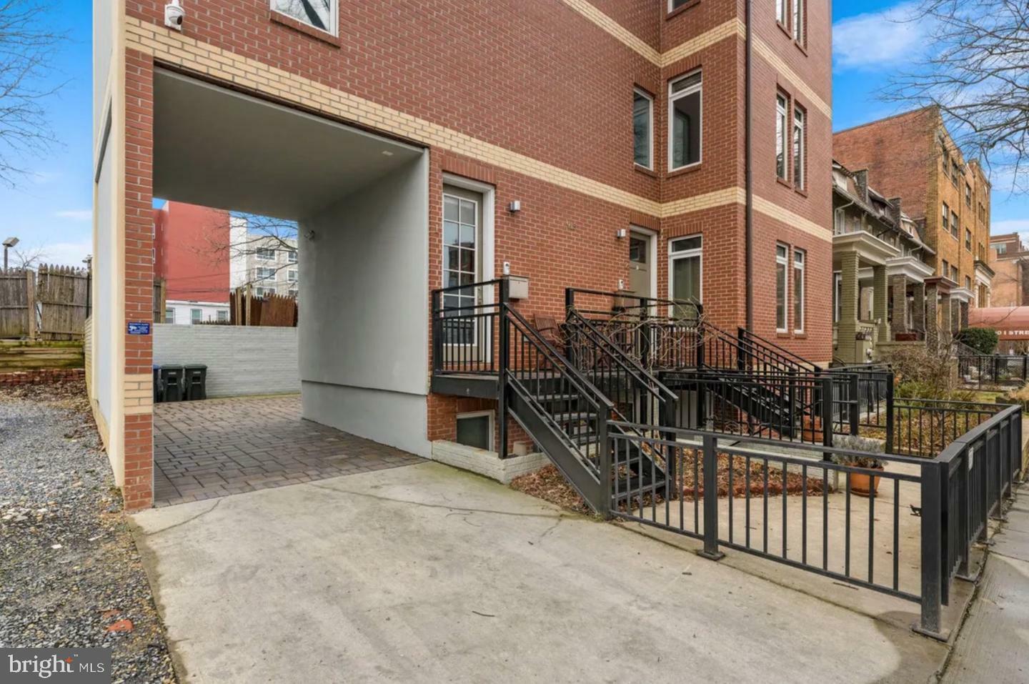 Property Photo:  915 3rd Street NE  DC 20002 