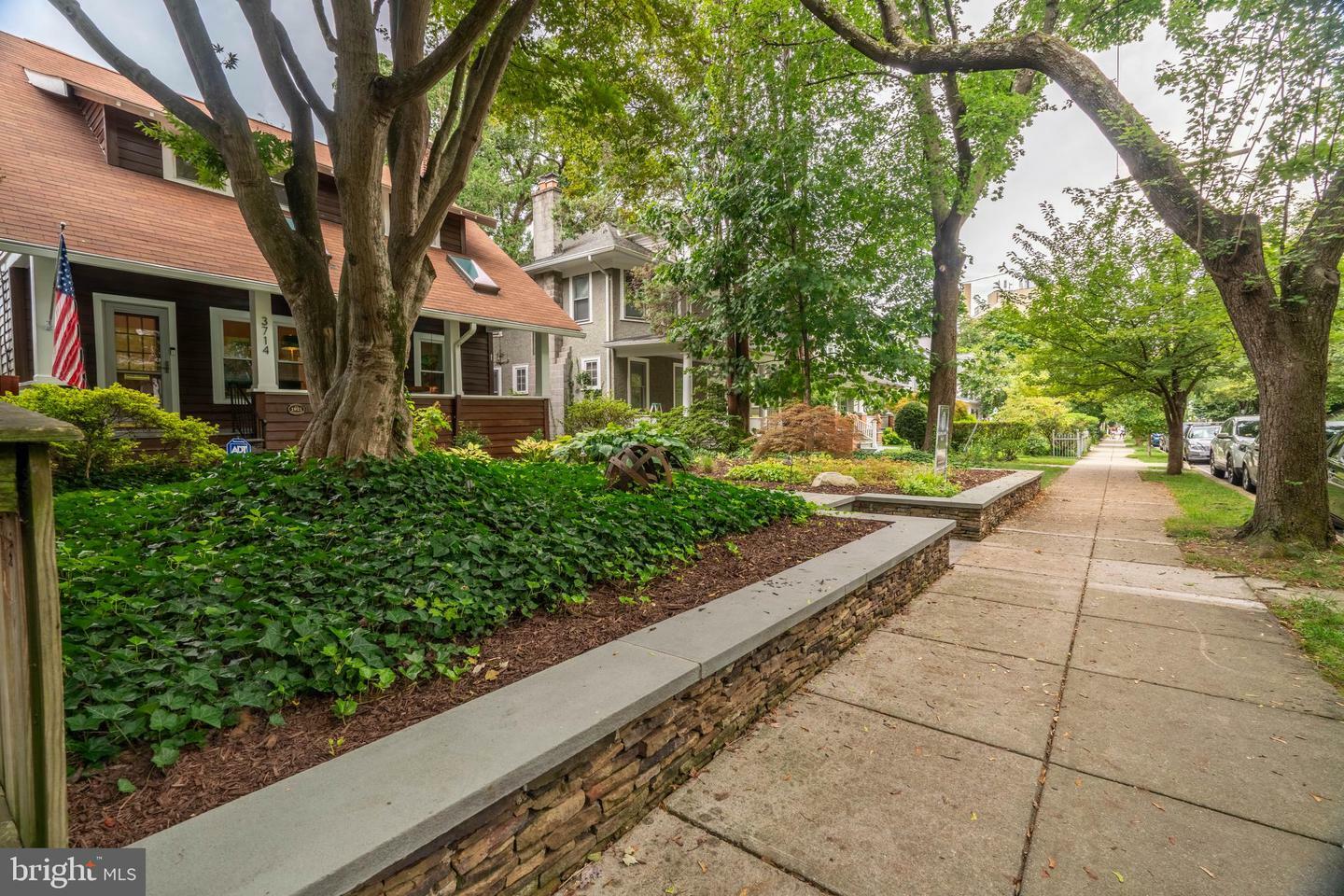 Property Photo:  3714 Livingston Street NW  DC 20015 