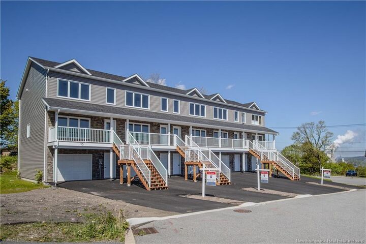 Property Photo: 6 Rockingstone Drive NB E2M 0B5
