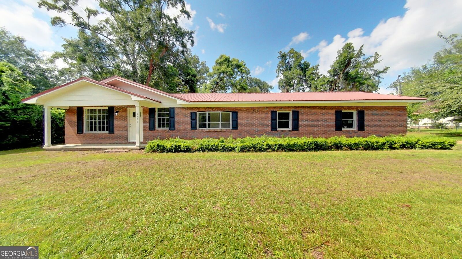 Property Photo: 1531 S Pinetree Boulevard GA 31792