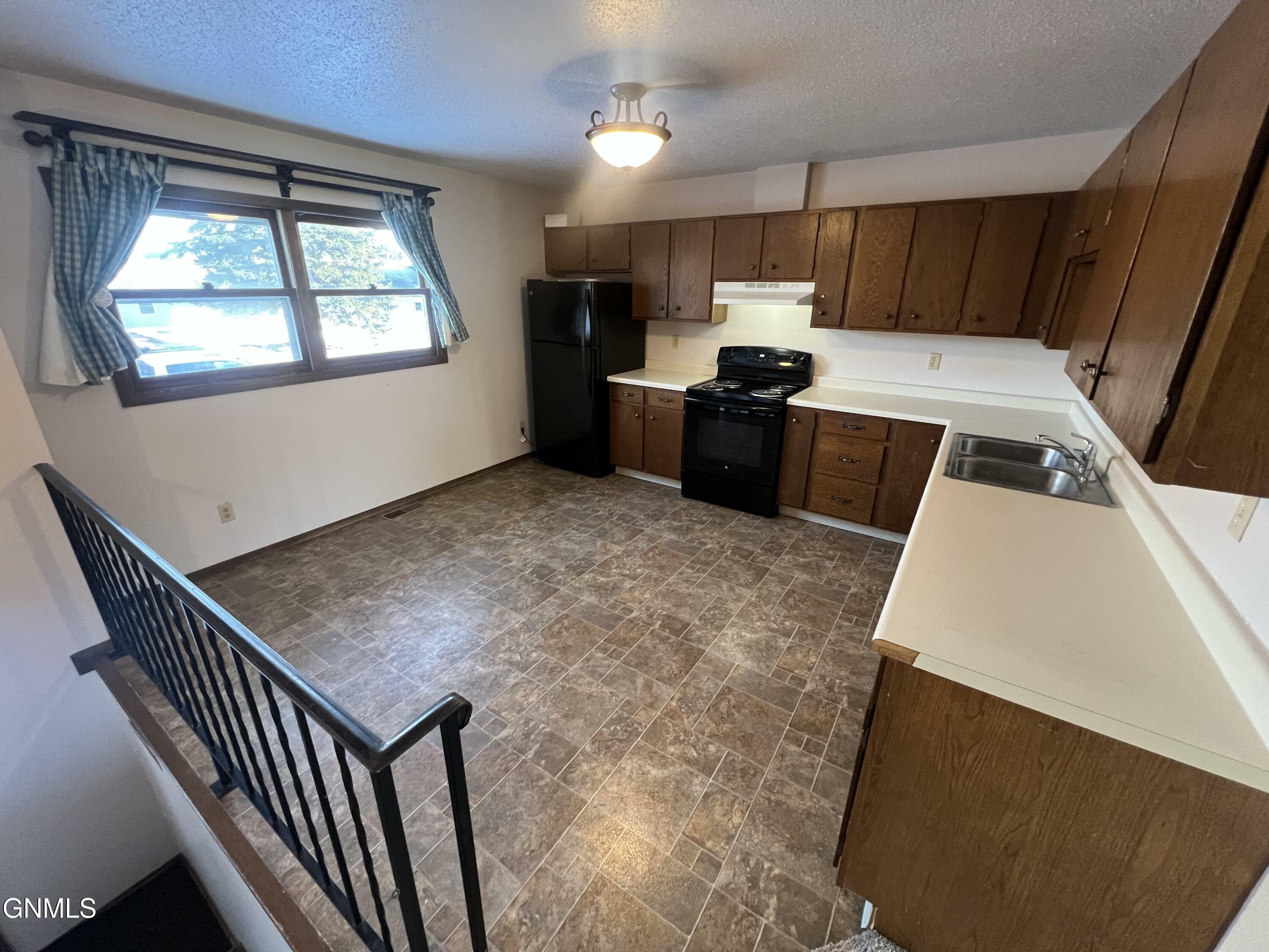 Property Photo: 1431 9th Avenue NE ND 58401