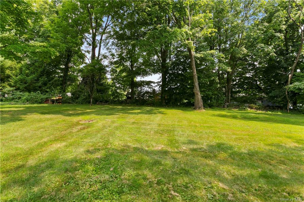 Property Photo:  5 Summit Road  NY 10541 