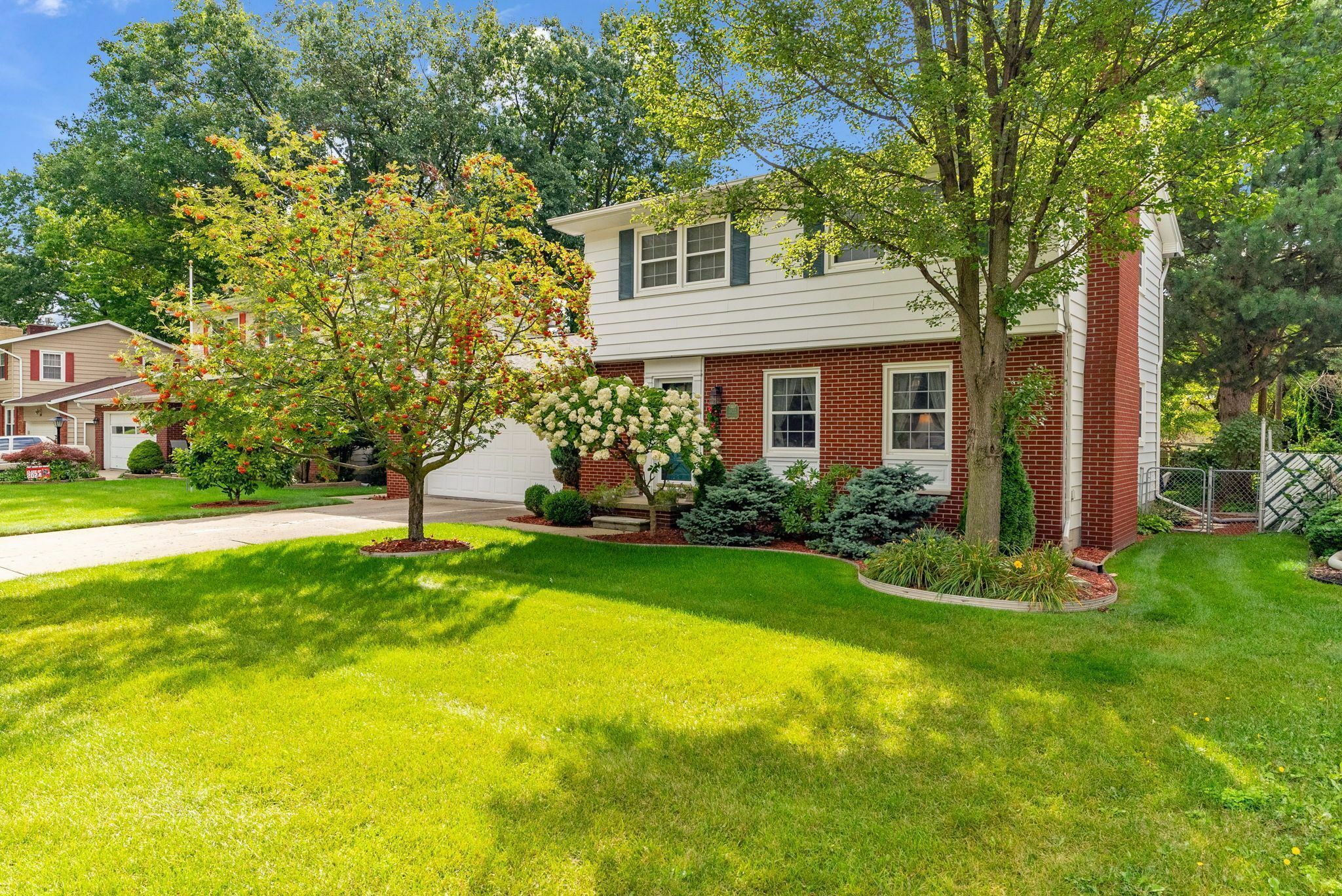 Property Photo:  1822 Kennelworth Drive  MI 48060 1935 